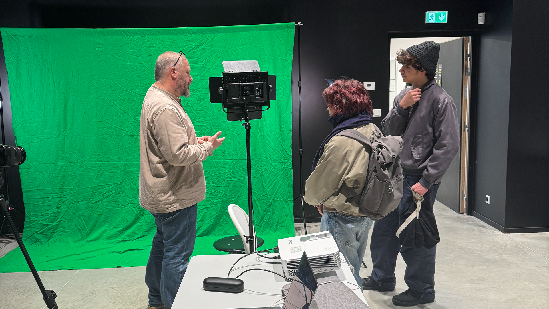 Fond vert équipement pro salle tournage Creative Seeds Cesson métro Viasilva