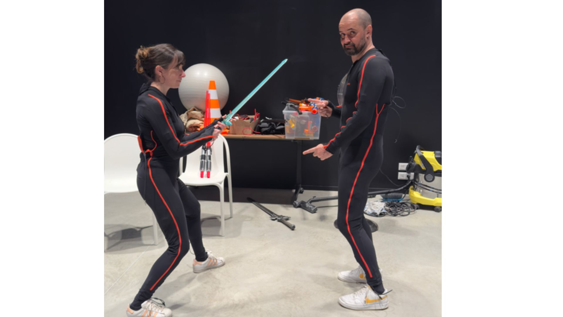 Motion capture tapis combinaisons salle tournage murs noirs Rennes Métropole